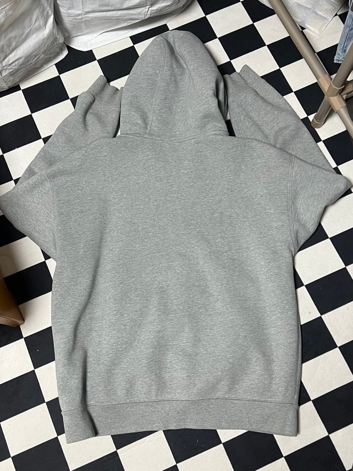 [L] 나이키 NRG 솔로 스우시 후드티 그레이 해외판 상품이미지3