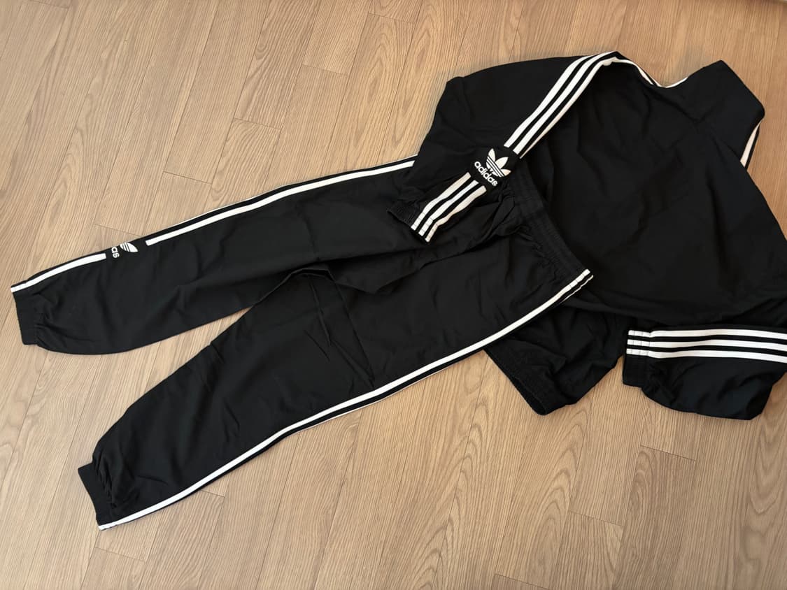 상태최상 아디다스 우븐바람막이  우븐조거팬츠세트 여성sm 춘추 상품이미지3
