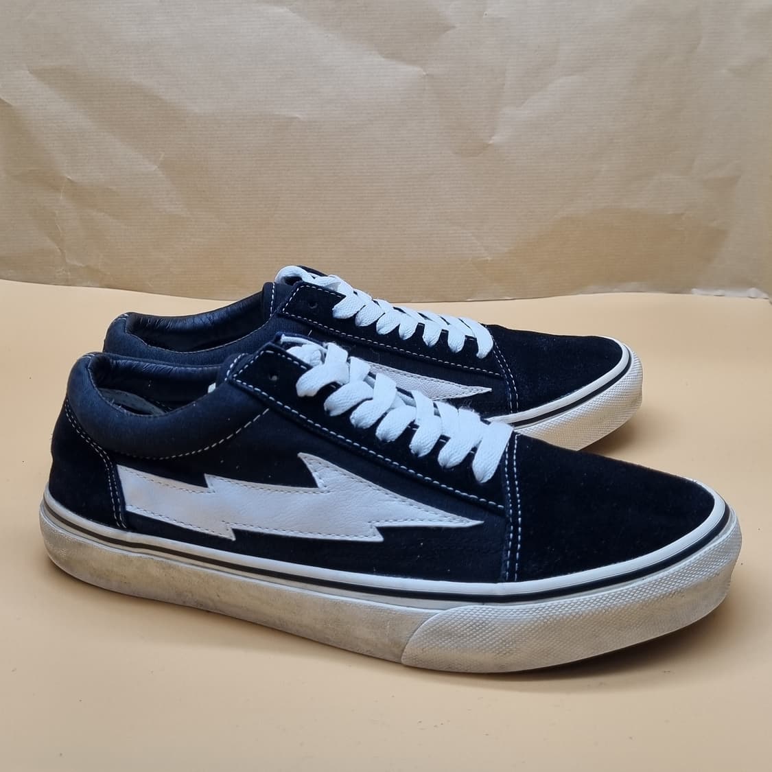 리벤지 스톰 블랙 남성스니커즈270  상품이미지1