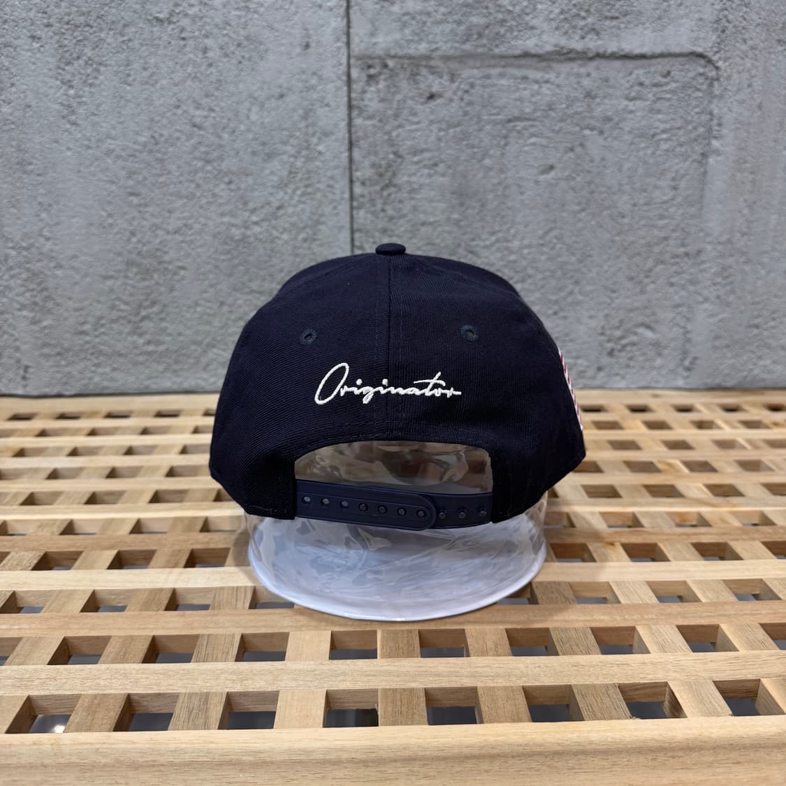 뉴에라 x ISA 홀로그램 9fifty 캡 상품이미지5