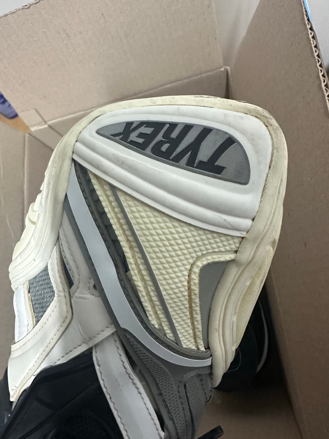 발렌시아가 타이렉스 43 상품이미지6