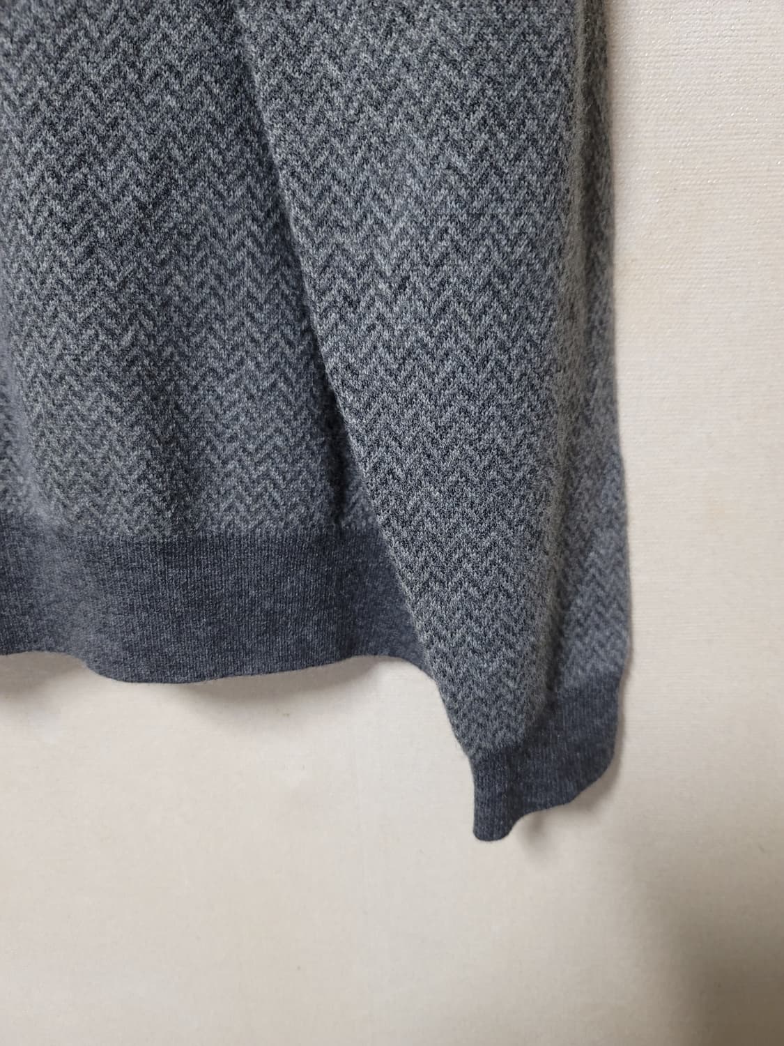 폴로 헤링본 브이넥 니트 상품이미지3