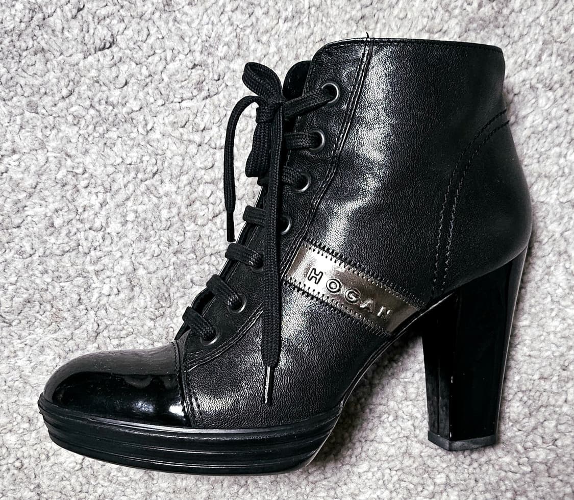 호간 블랙 레이스업 앵클 부츠 상품이미지2