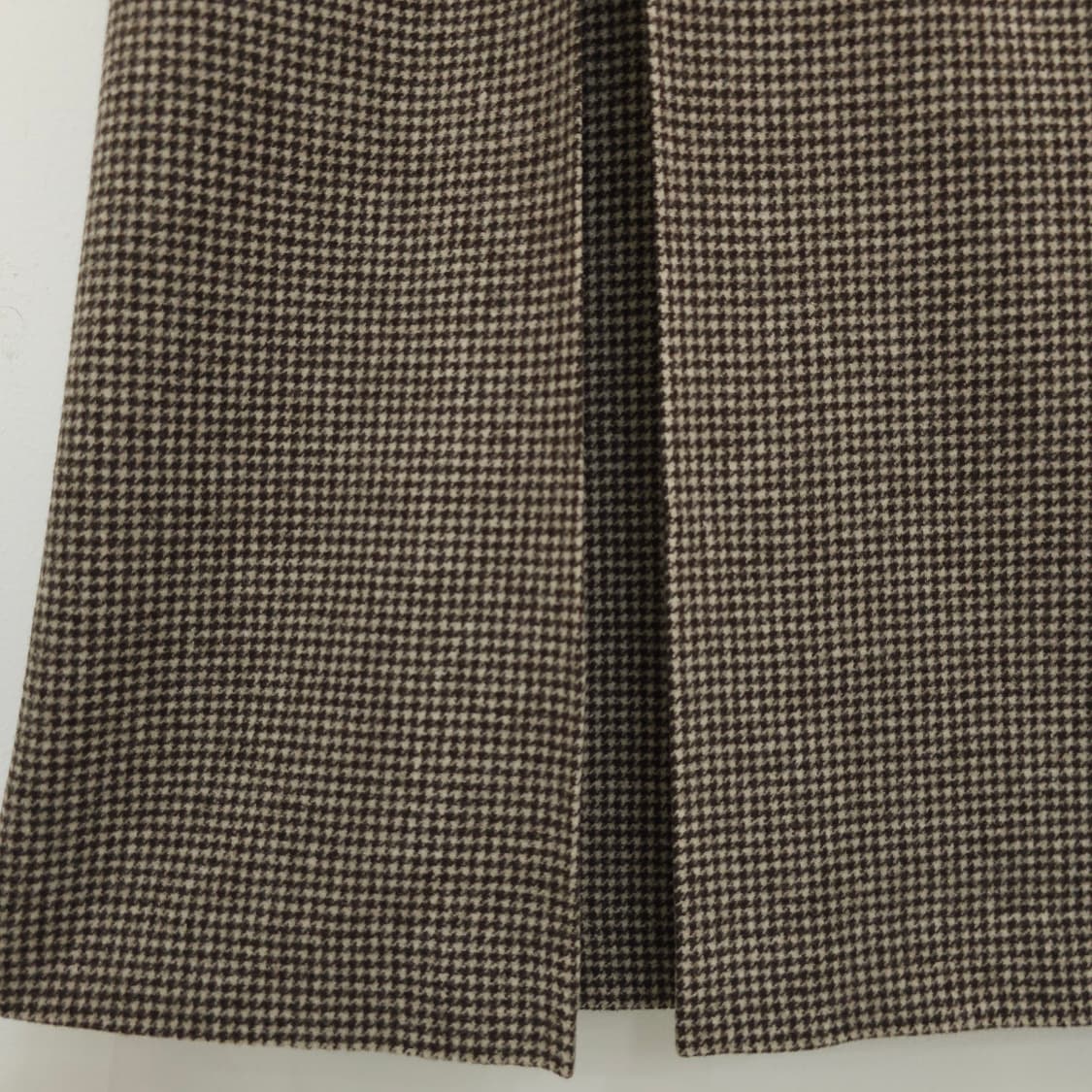 일본 DAKS 울100% 하운드체크 플리츠 브라운 미디스커트 상품이미지5