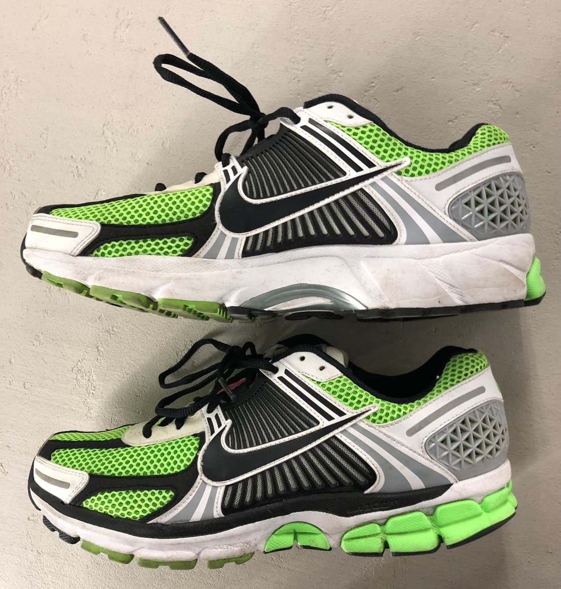 나이키 줌 보메로 5 형광 275 상품이미지4