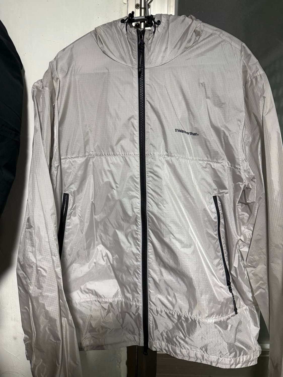 디즈이즈네버댓 바람막이 상품이미지1