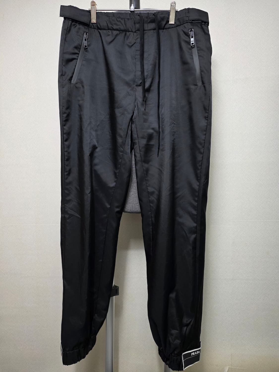 프라다 나일론 조거 팬츠 정품 상품이미지1