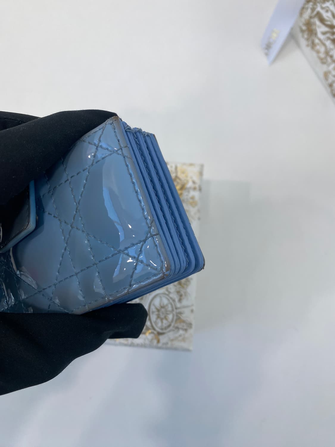 디올 페이던트 까나쥬 이코디언 카드지갑 상품이미지7