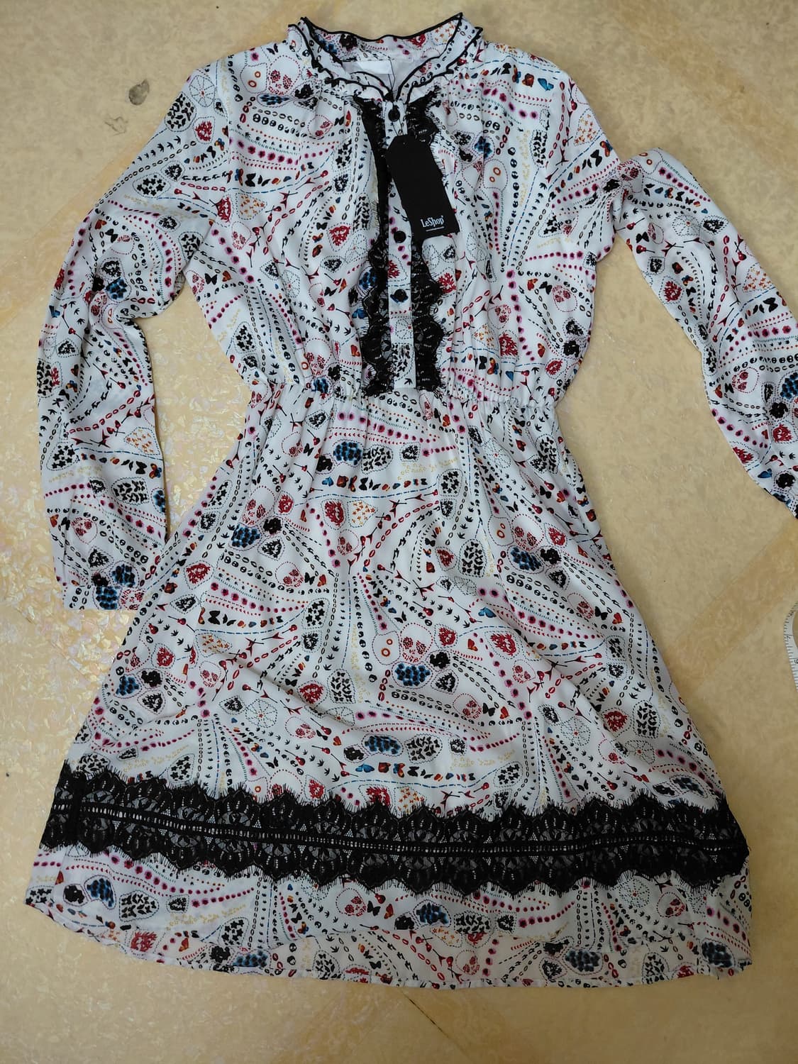 새상품) LeShop르샵 유니크 검정 레이스 미디 원피스 상품이미지1