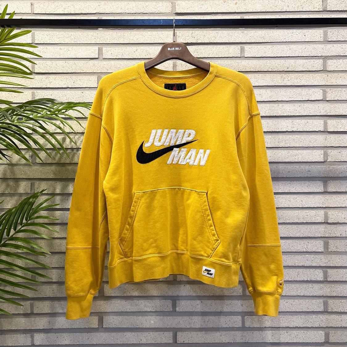 NIKE 나이키 에어조던 점프맨 로고 스웻셔츠 캥거루포켓 디테일 옐로우 상품이미지2