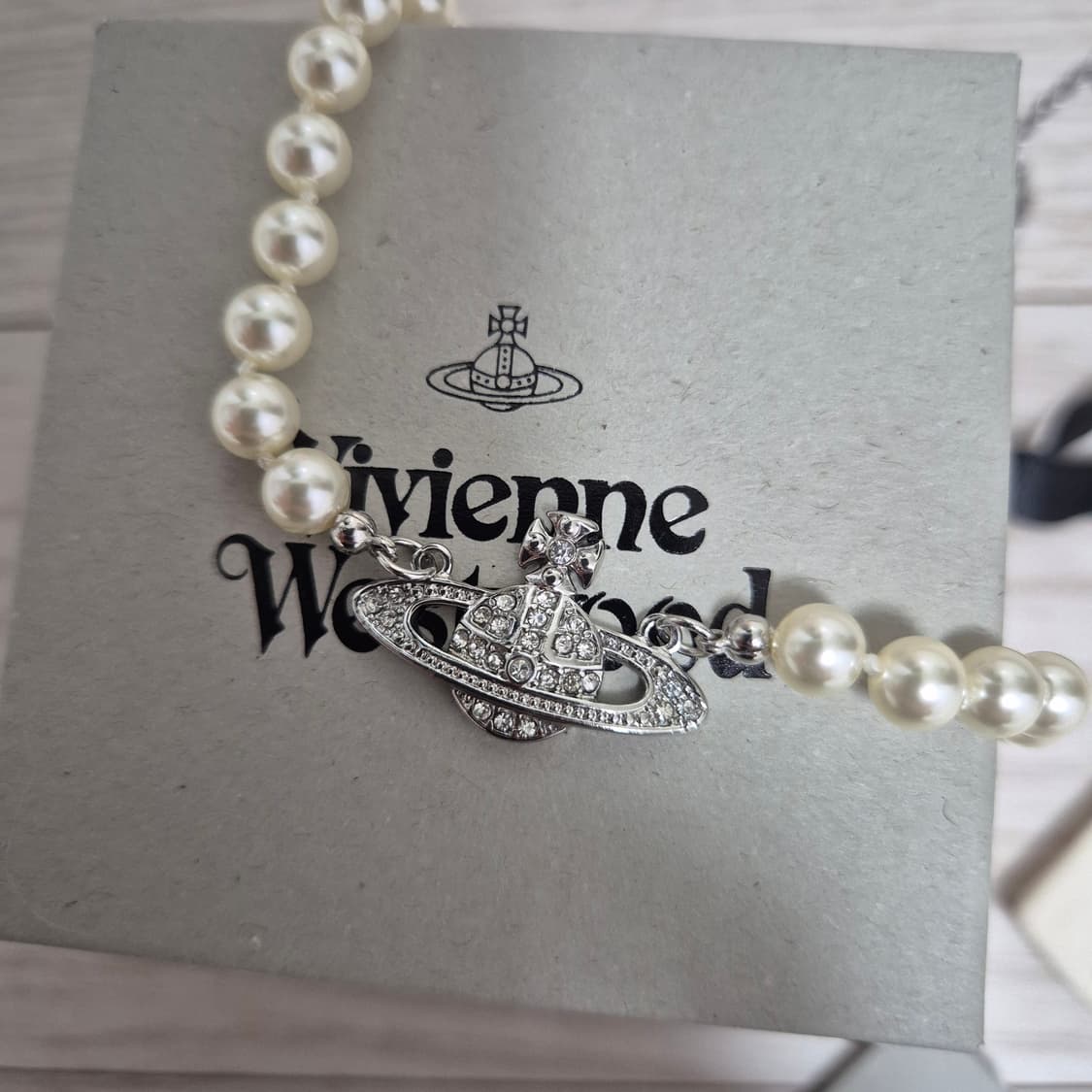 비비안웨스트우드 미니바스릴리프 펄 초커 목걸이  상품이미지1