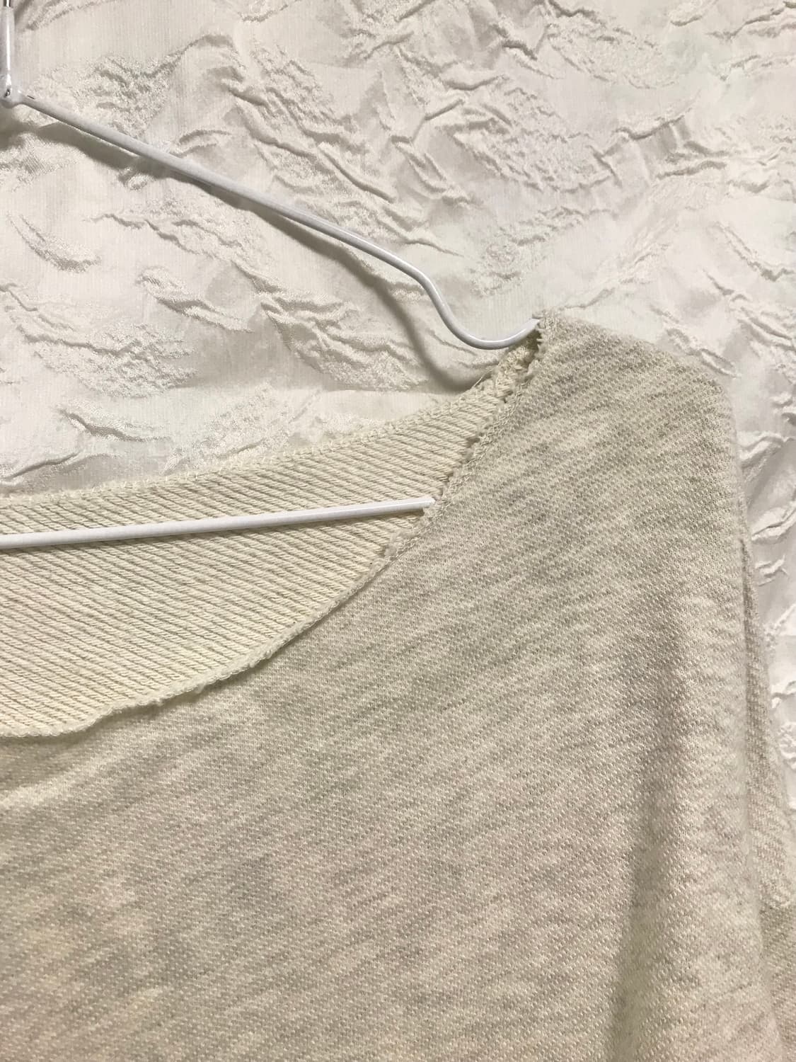 빈티지 goa깔 비대칭 사선 오프숄더 롱슬리브 탑 상품이미지4