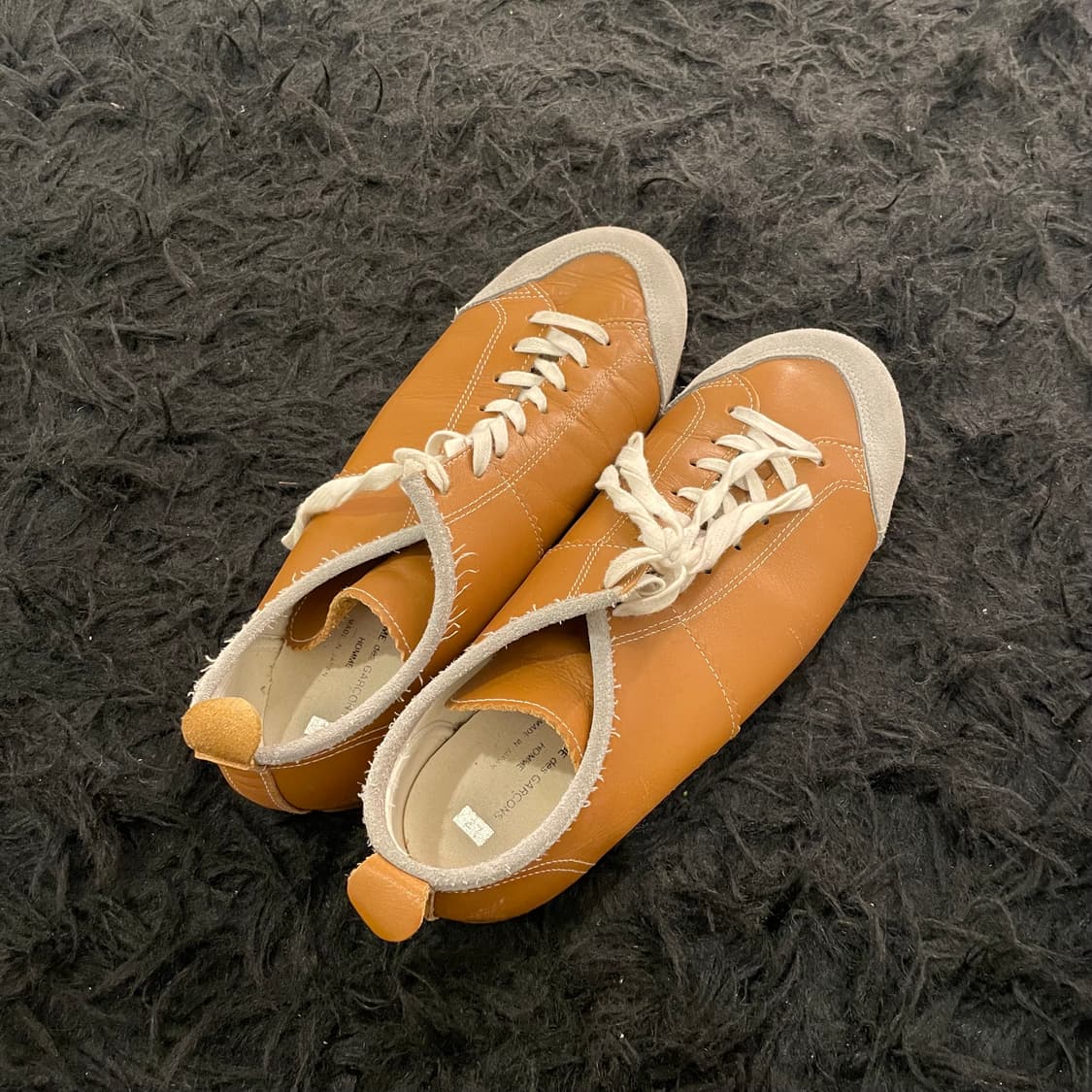 꼼데가르송 셔츠 레더 스니커즈 상품이미지2