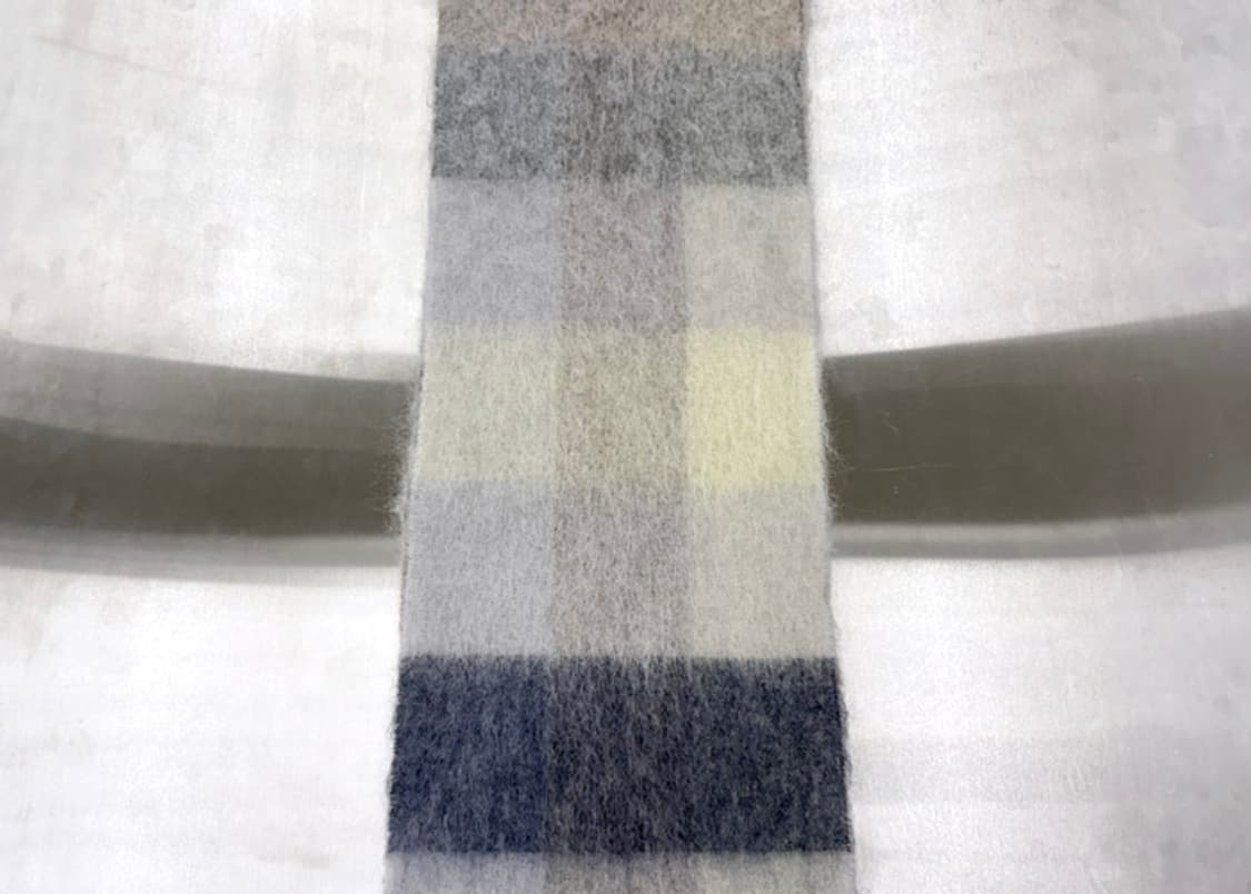 아크네 스튜디오 모헤어 체크 머플러 상품이미지2