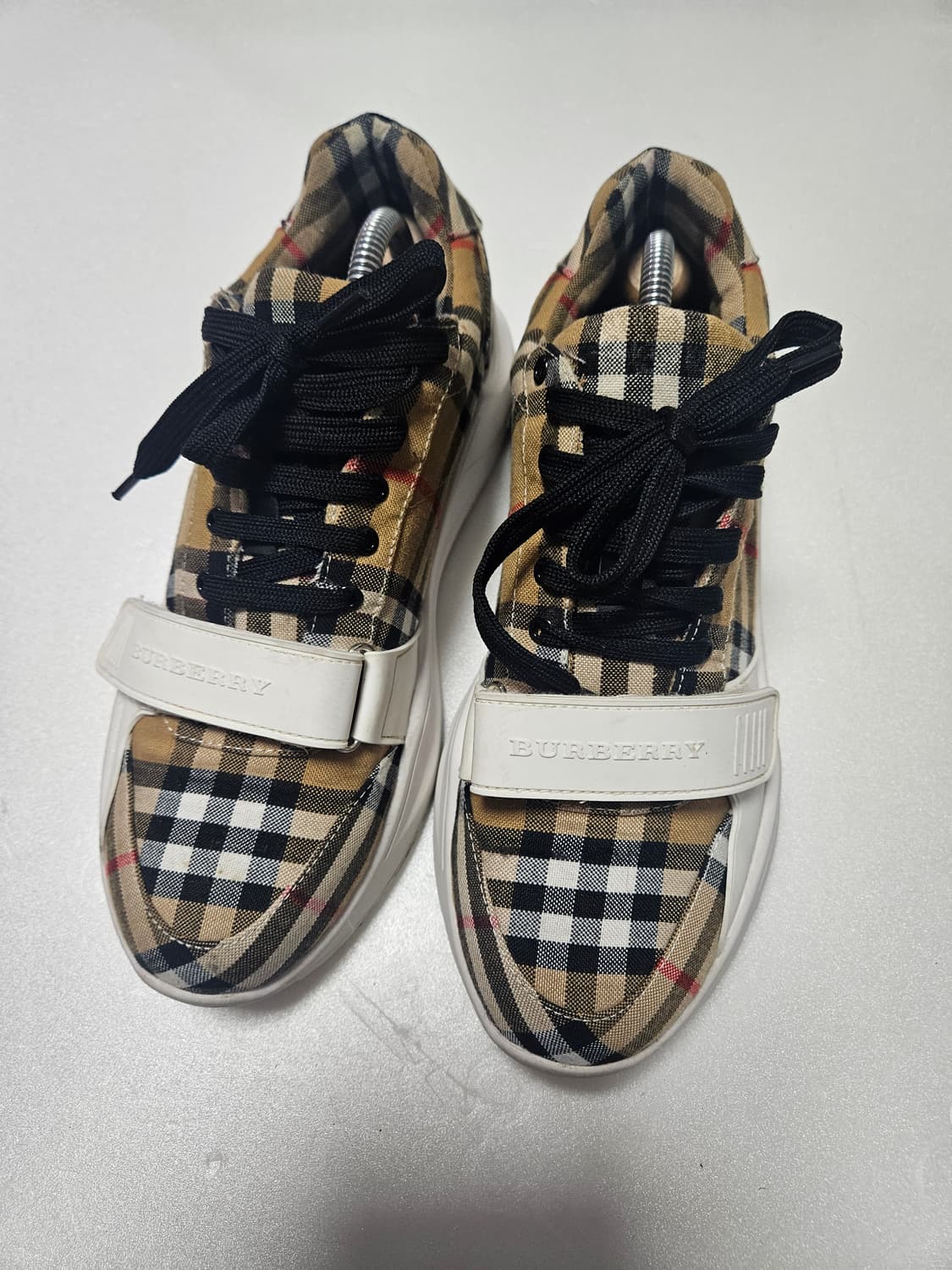 버버리 BURBERRY 체크 스니커즈 / 250 상품이미지1