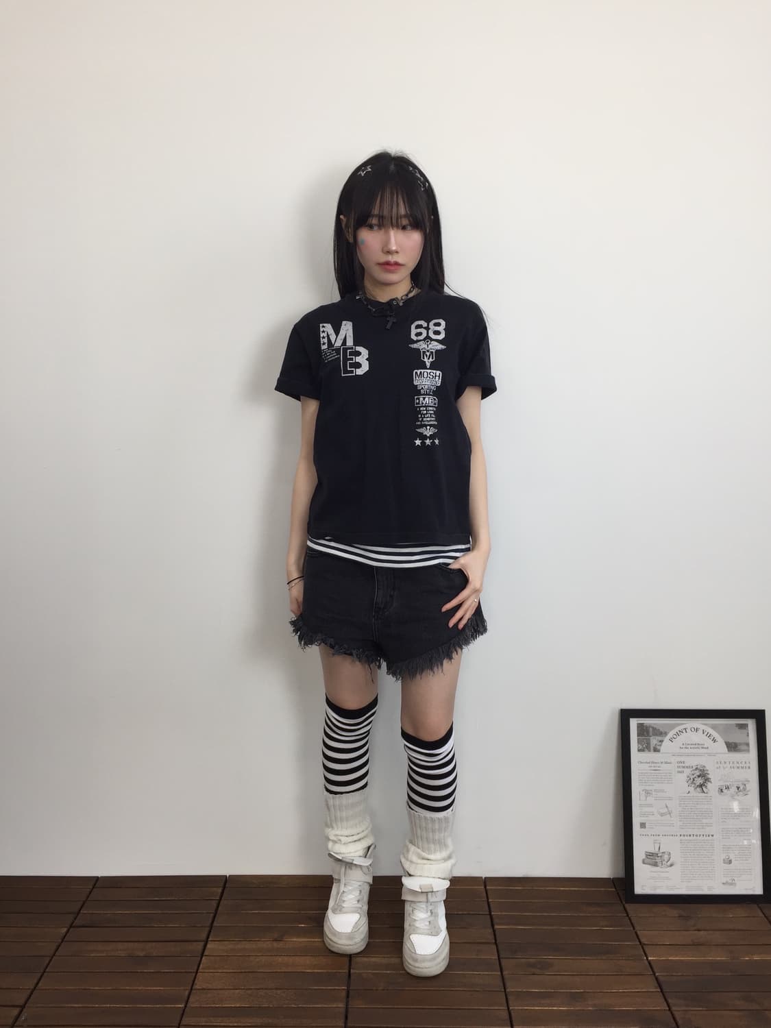 Mosh Boarding Multi-Graphic Black Tee 상품이미지1