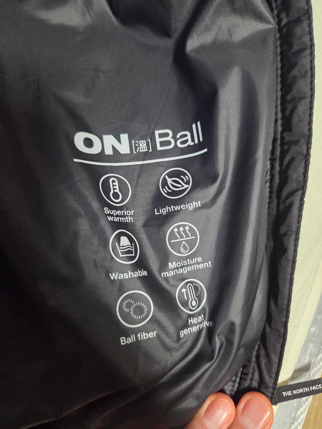 노스페이스 경량패딩 25fw 웨이브LT 온 자켓 블랙 XL팝니다 상품이미지9