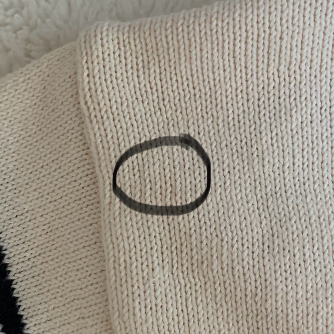 유라고 버튼 스트라이프 니트 상품이미지7