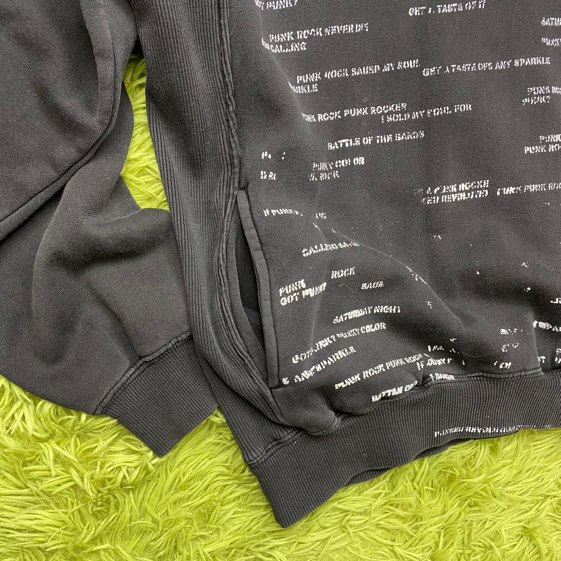 BARCEDOS 크랙 프린팅 풀오버 스웻 후드 티셔츠 상품이미지4