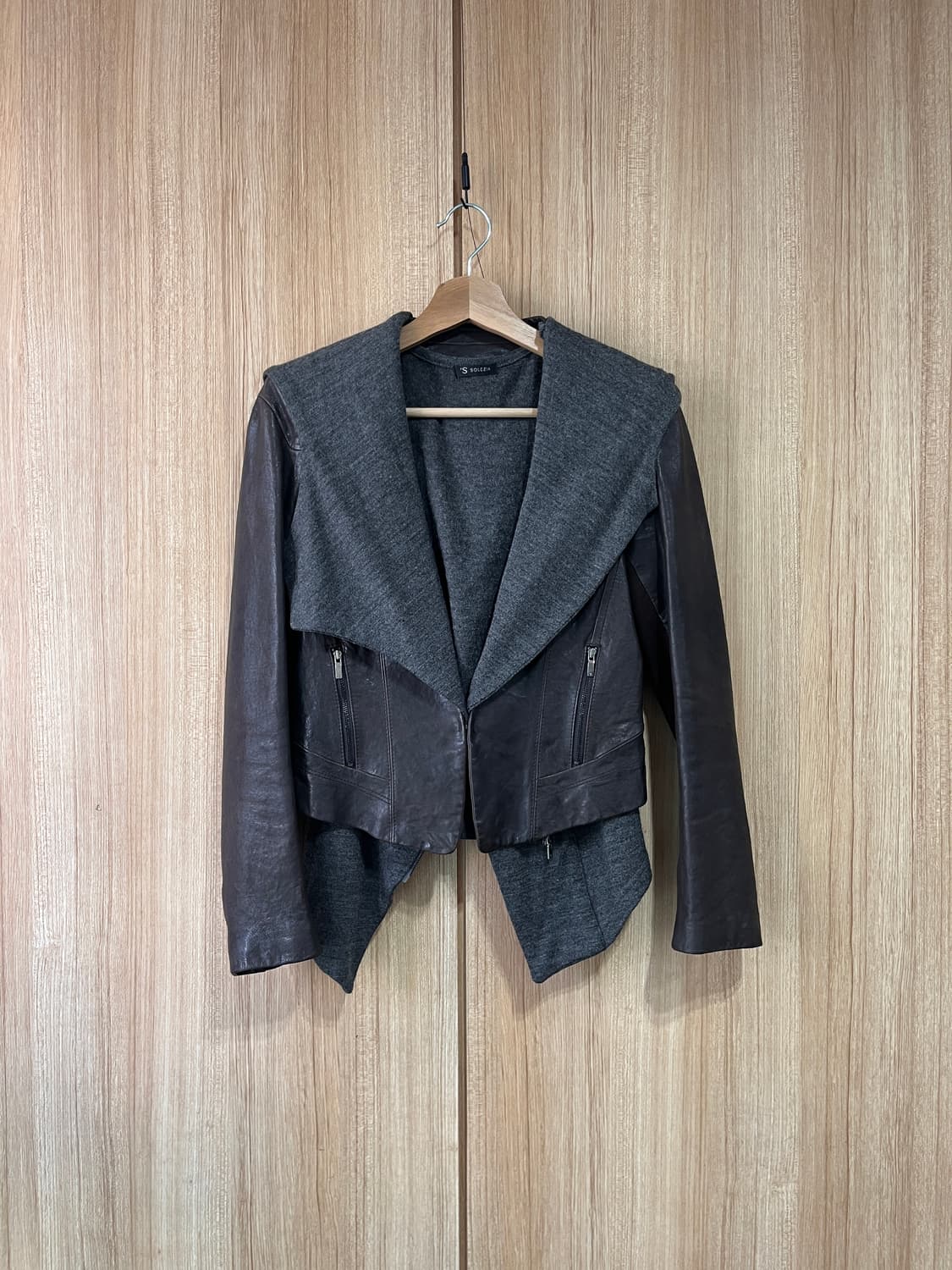 솔레지아 레더 후디 자켓 상품이미지4