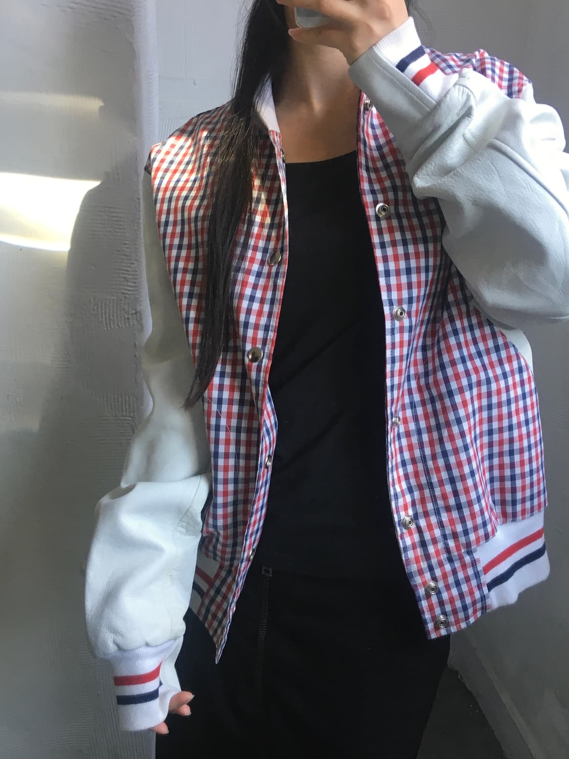 THOM BROWNE 톰브라운 체크 레더 스타디움 자켓 상품이미지1