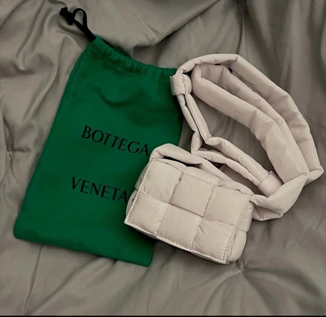 보테가베네타 미니 카세트백 연핑크 s급 상품이미지1