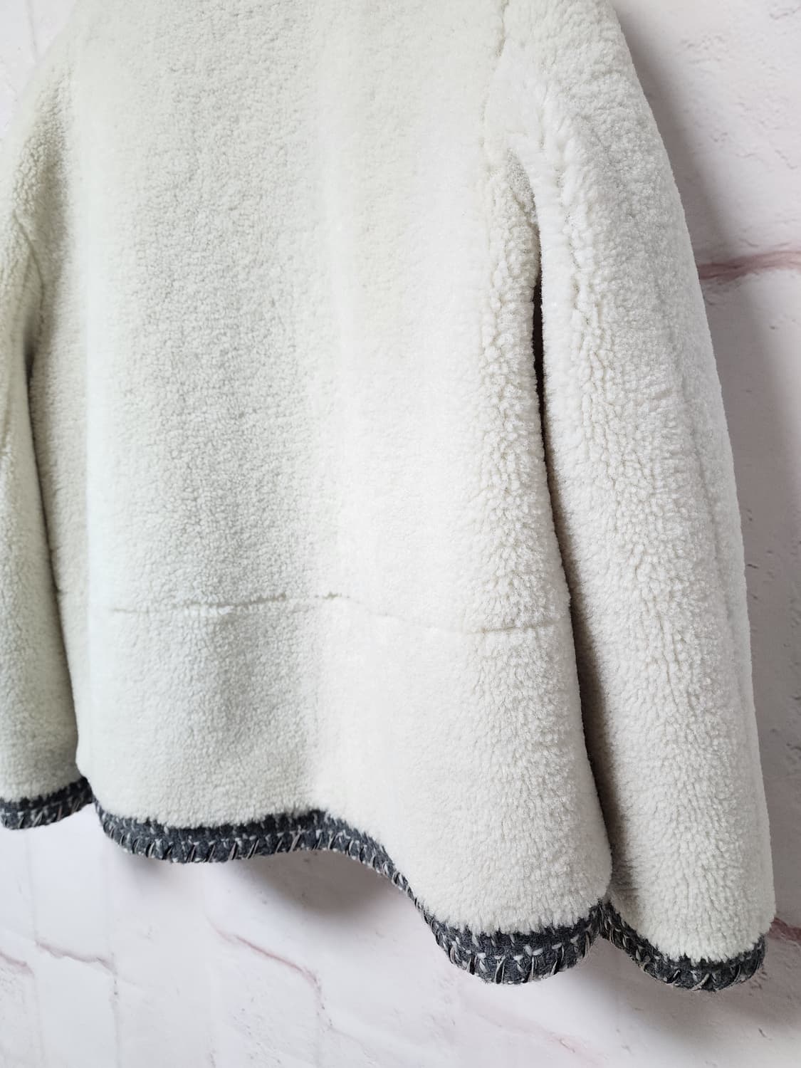 아이보리 컬러의 SJ SJ 뽀글이 트위드 자켓 상품이미지8