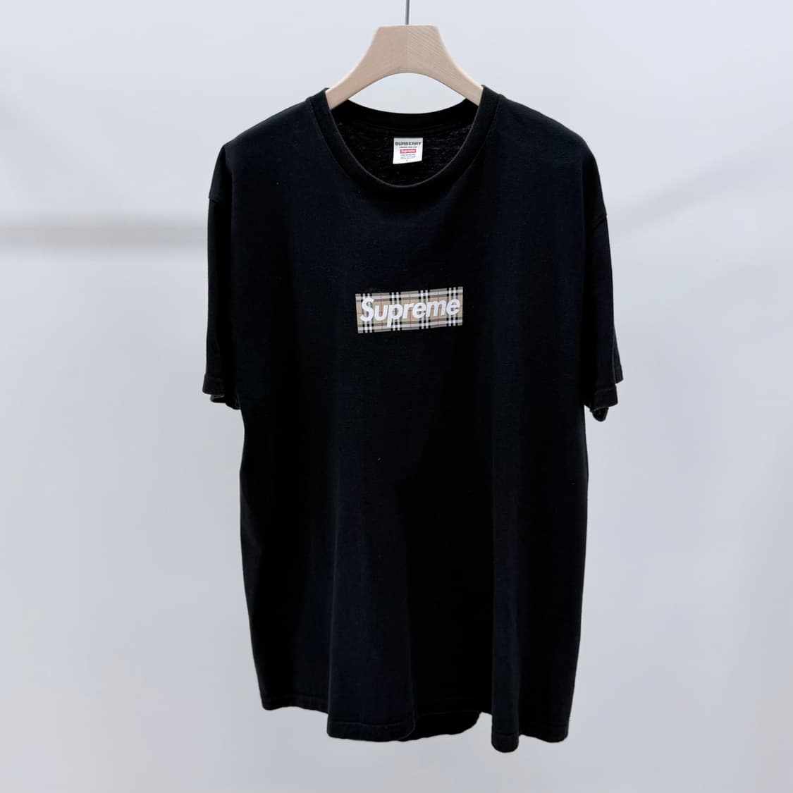 [S급/L] 슈프림 x 버버리 박스 로고 반팔 티셔츠 블랙 상품이미지1
