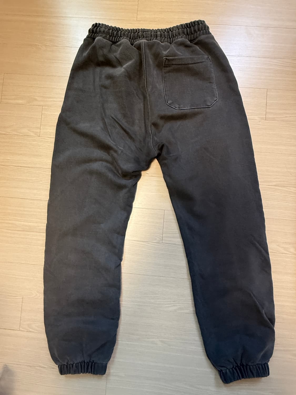 [새상품] 소버먼트 피그먼트 조거 차콜 L 상품이미지3