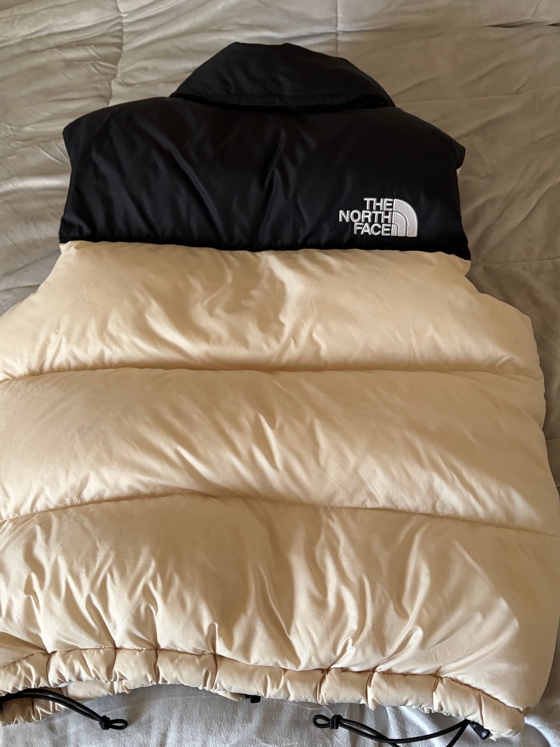 노스페이스 크림색 패딩조끼 M(95) 상품이미지2