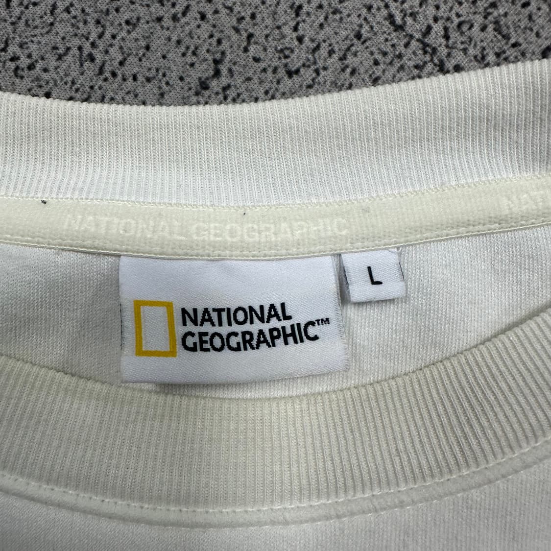✨ (만원 빈티지) 내셔널 지오그래픽 화이트 맨투맨  상품이미지3