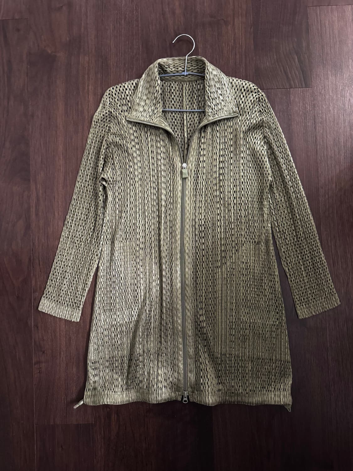 플리츠플리즈 메쉬 집업 상품이미지1