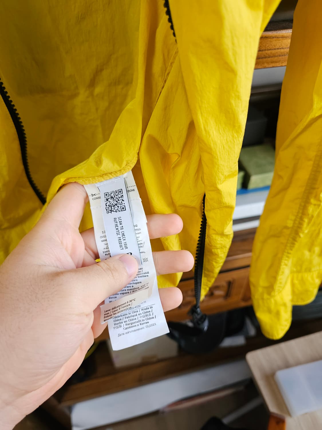 XXL사이즈(105-110사이즈)씨피CP컴퍼니 크롬R 옐로우 자켓 팔아요 상품이미지5