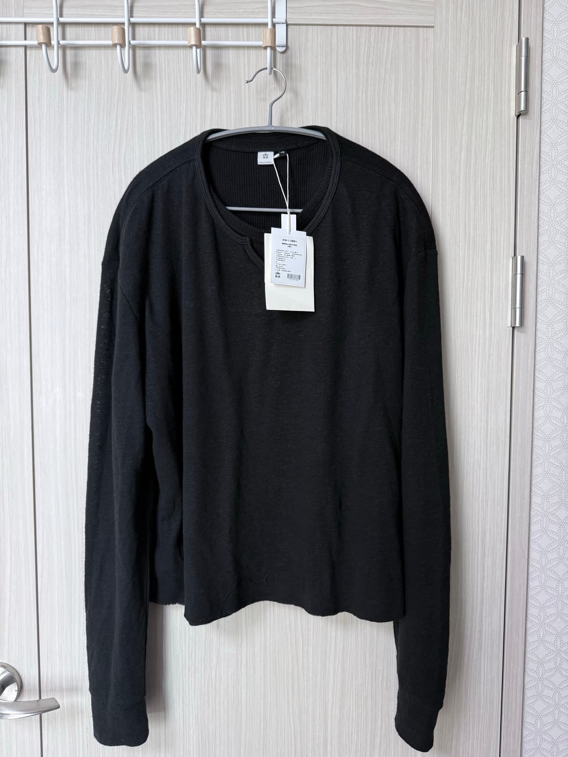 [4]폴리테루 25fw 루트넥 블랙 상품이미지1