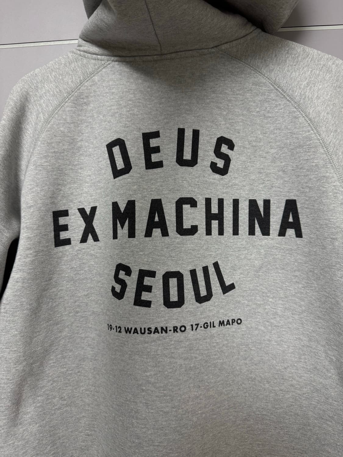 데우스 엑스 마키나 서울 후드티 M 그레이 상태최상 상품이미지3