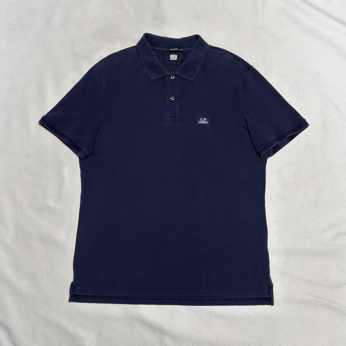 C.P.컴퍼니 레귤러핏 네이비 카라 반팔 티셔츠 상품이미지2
