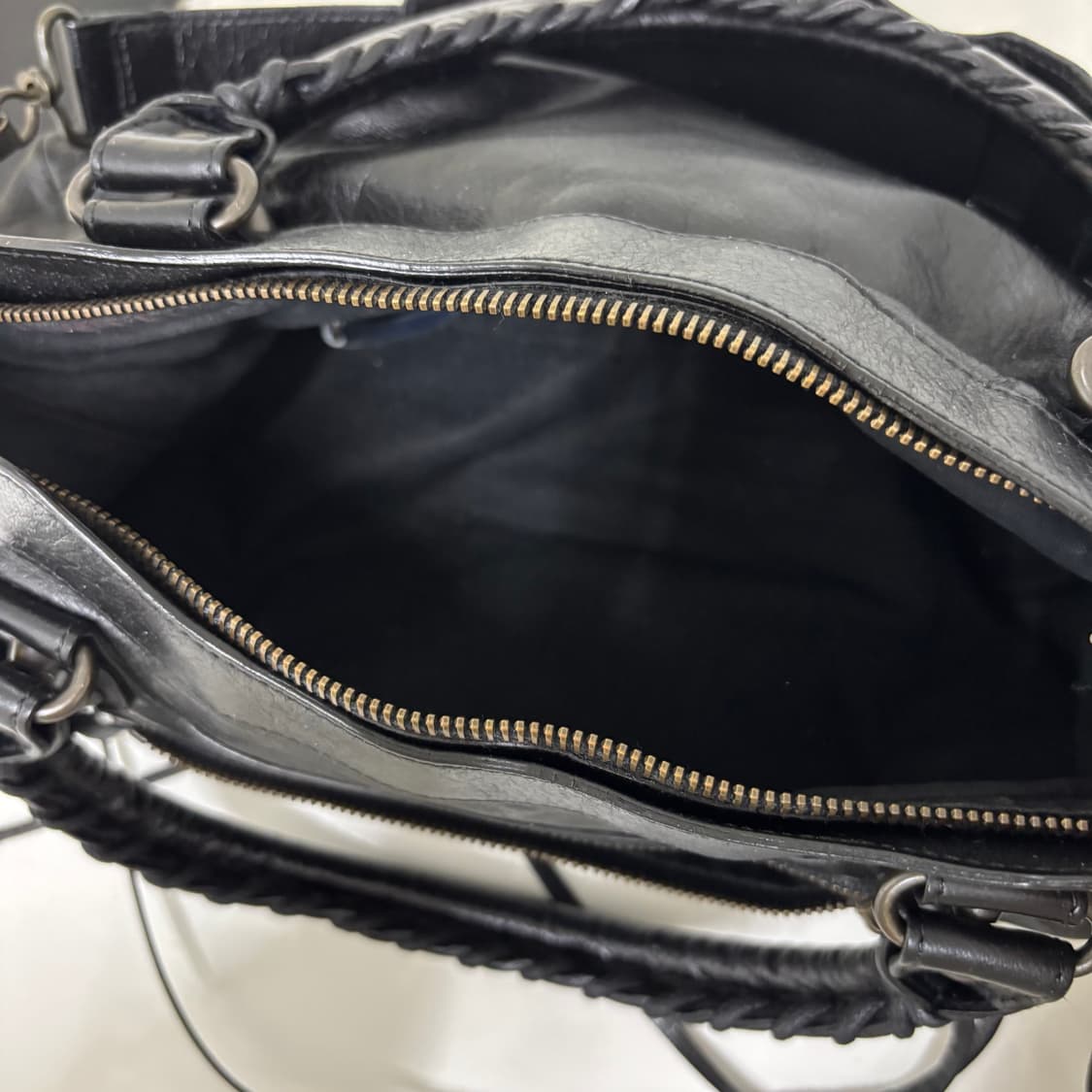 발렌시아가 모터백 클래식 퍼스트백 상품이미지7