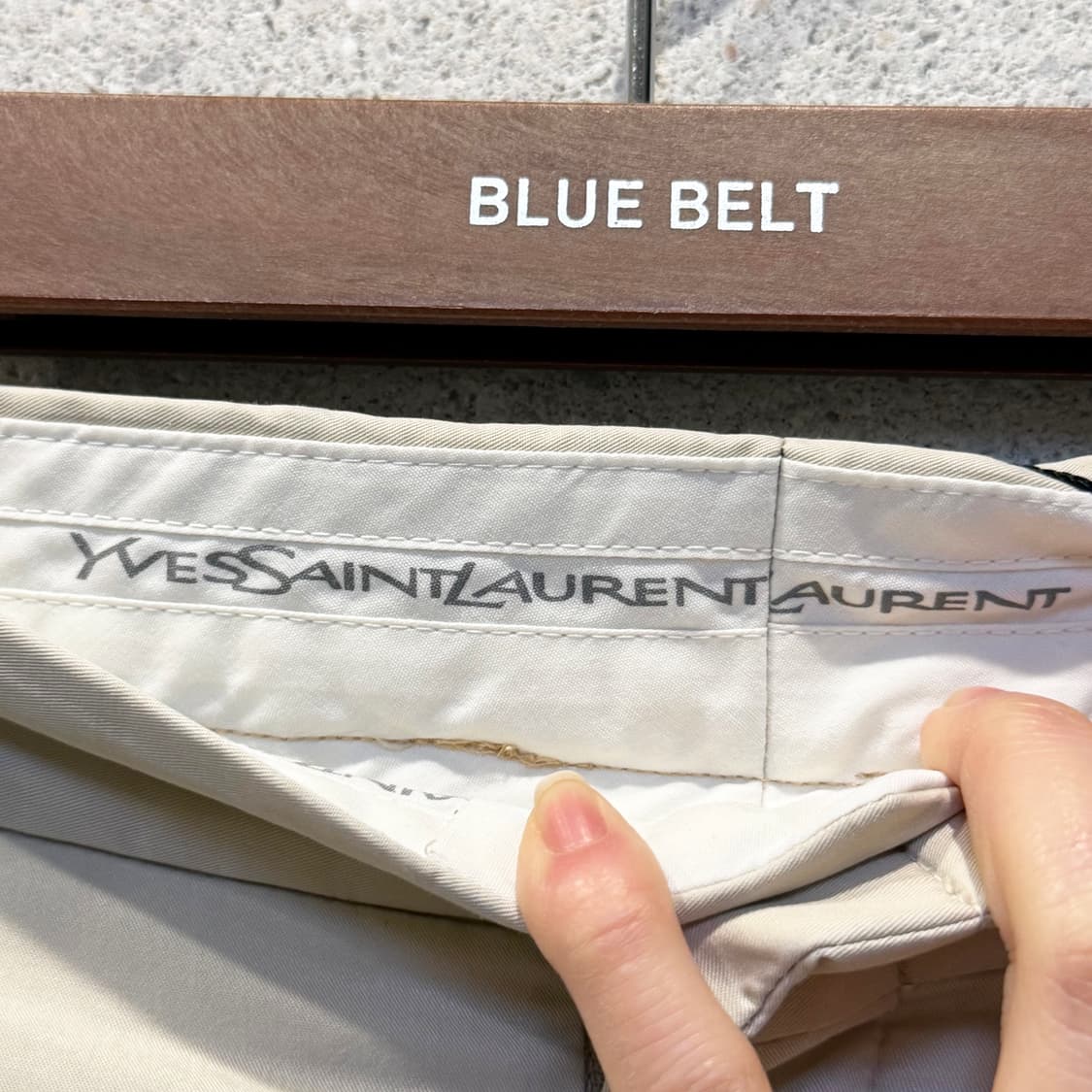 YSL 입생로랑 컴포트핏 와이드슬랙스 투턱 로고자수 디테일 아이보리 상품이미지5