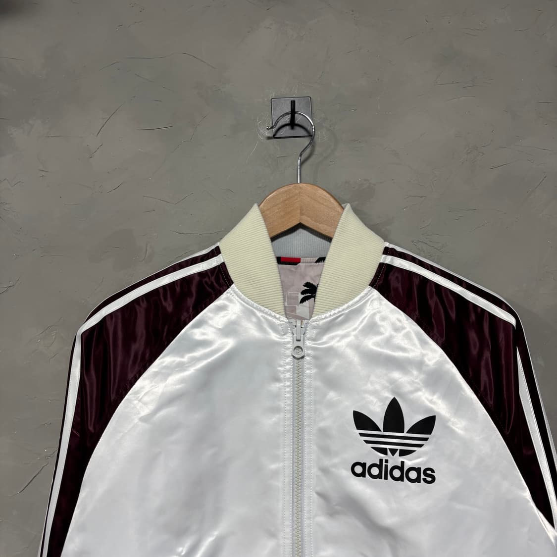 아디다스 파이어버드 니고베어 양면 봄버 자켓 화이트 버건디 상품이미지2