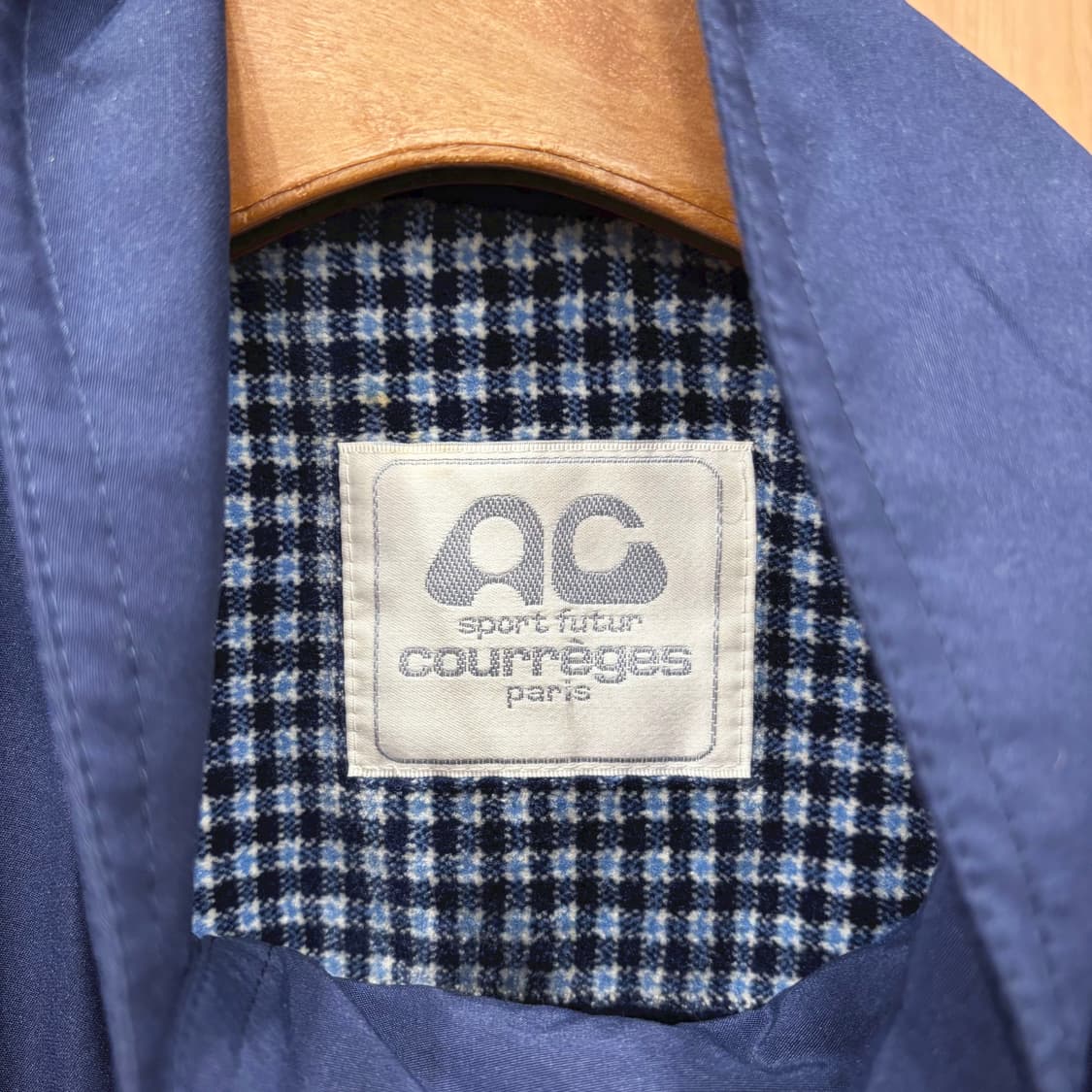 꾸레쥬 하이넥 미니멀 나일론 필드 자켓 허리 밑단 스트링 디테일 네이비 상품이미지7