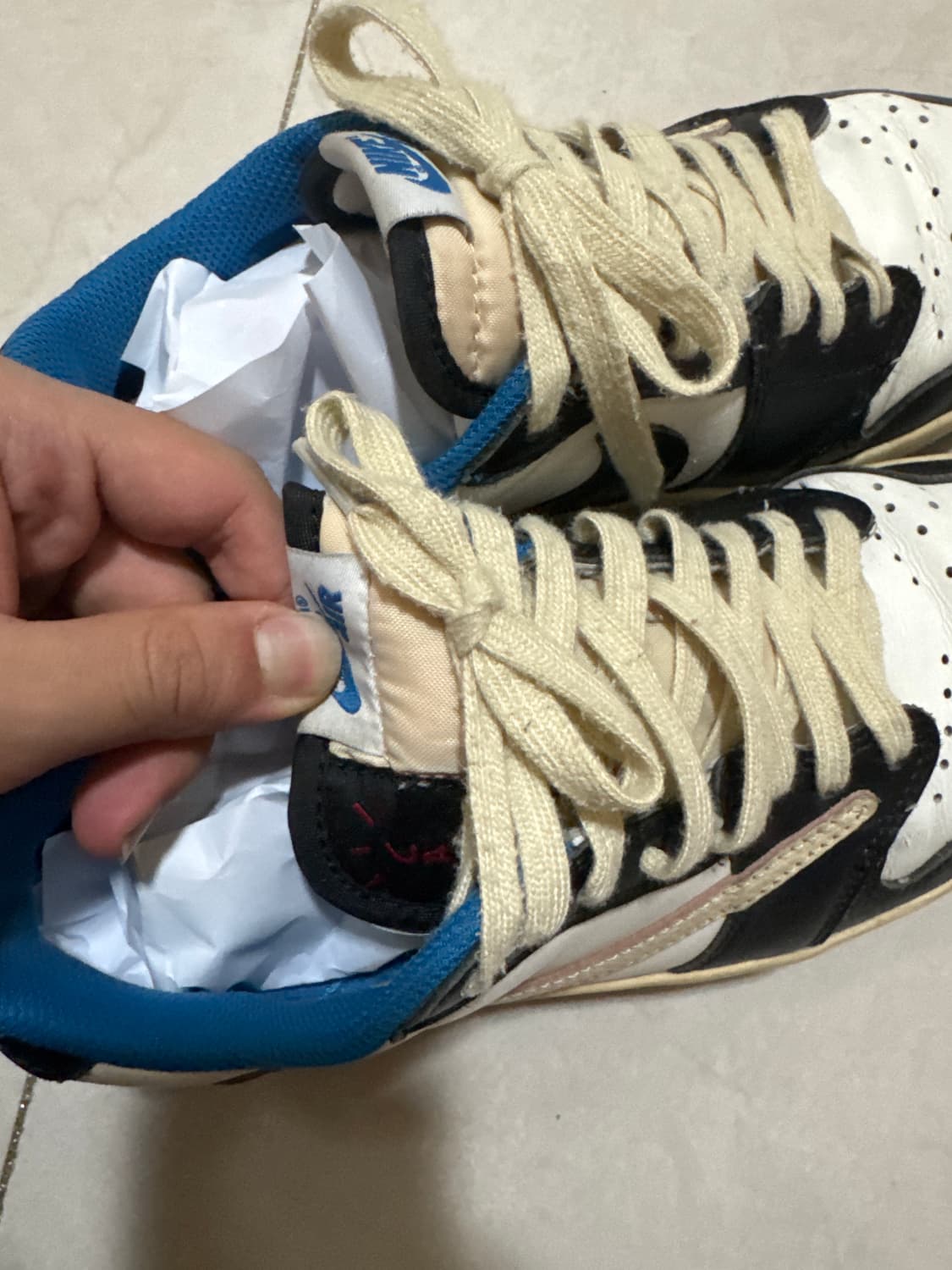 나이키 에어 조던 1 트래비스 스캇 프라그먼트 로우 상품이미지4