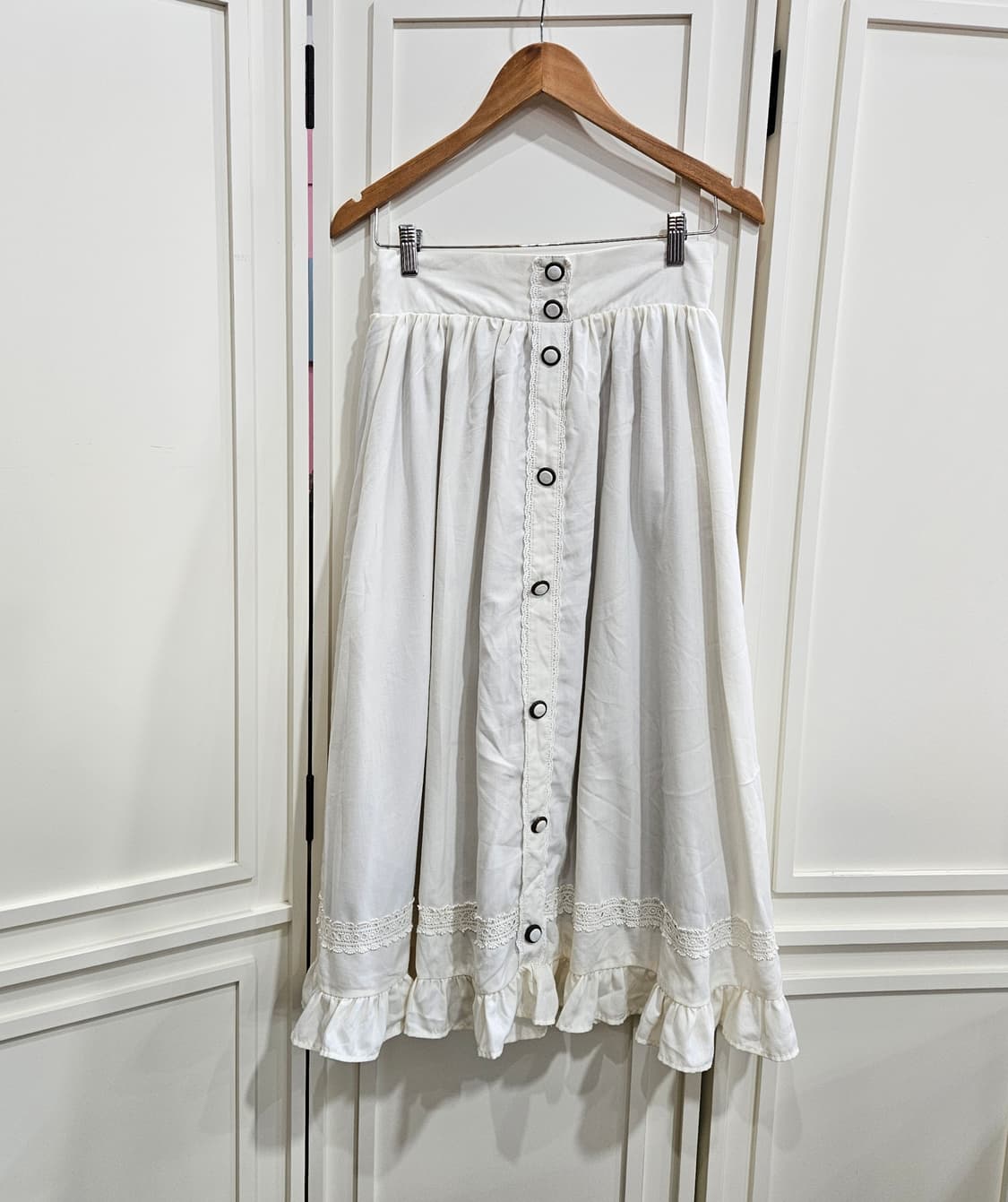 엑시즈팜 레이스 버튼 롱스커트 상품이미지1