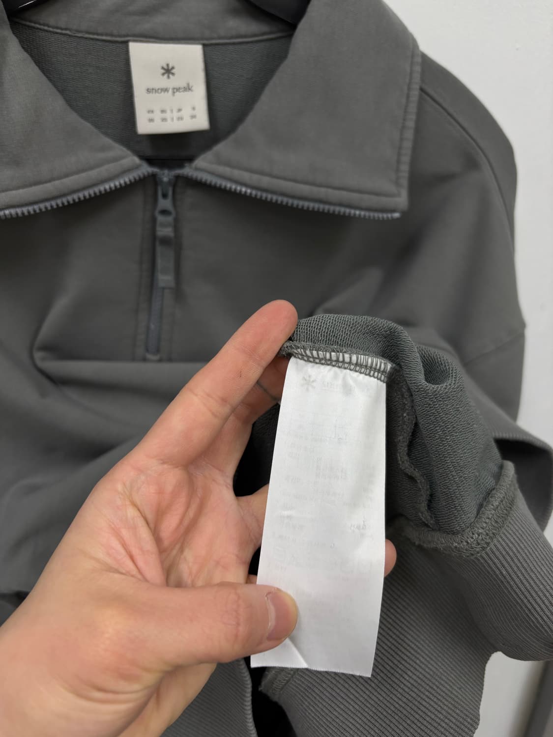 스노우피크 반집업 세미 크롭 맨투맨  상품이미지7