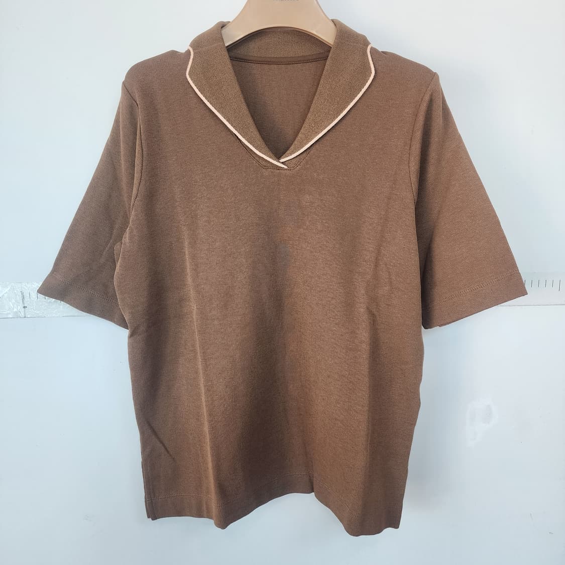 타하리 카라 반팔 브라운 상품이미지1