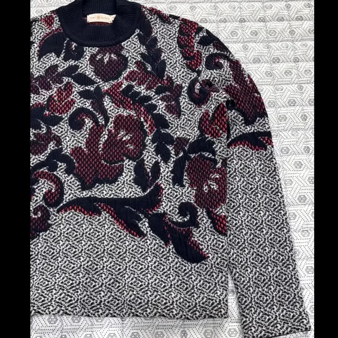 토리버치 플라워 패턴 스웨터 ~55 상품이미지3