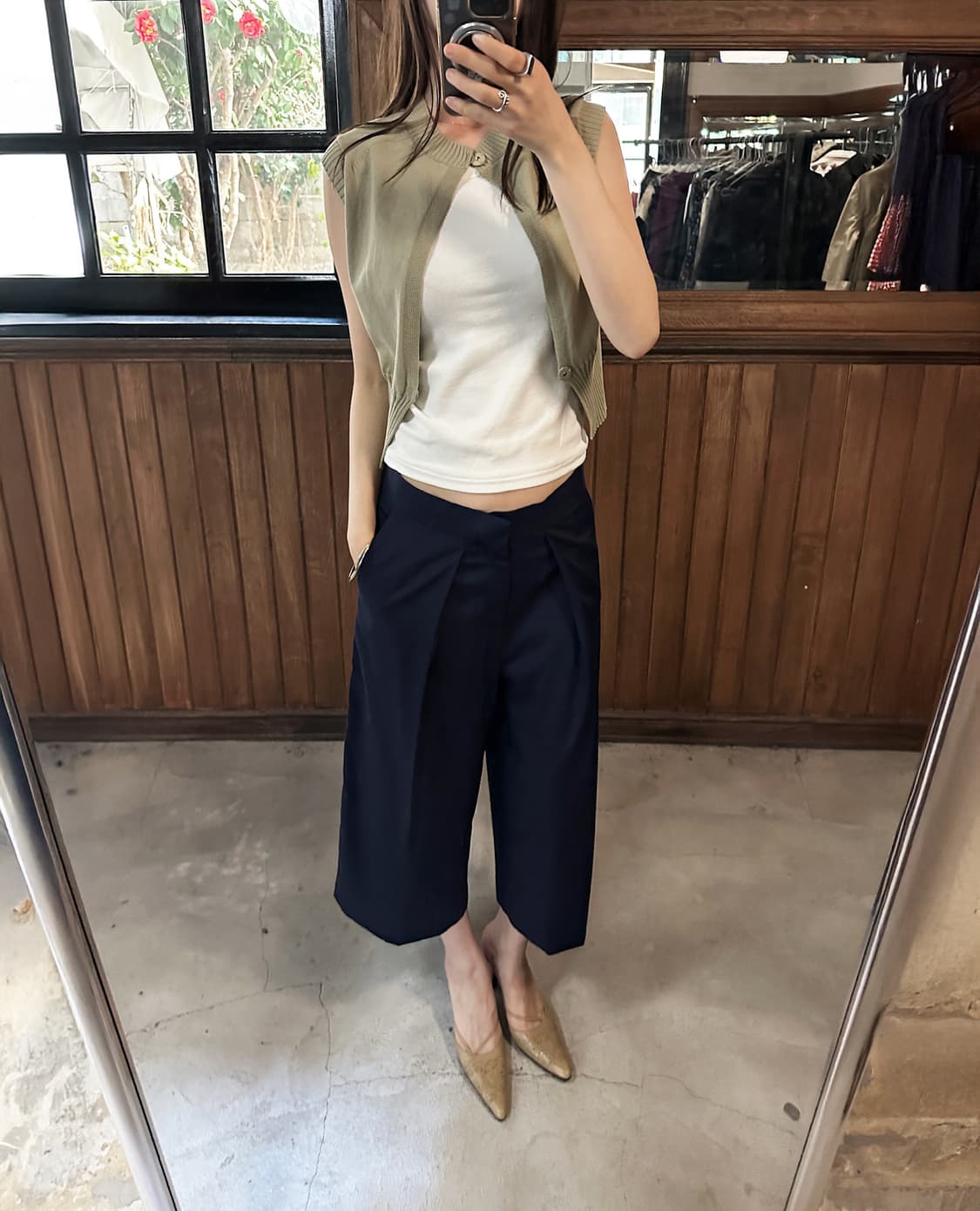 AURALEE back button knit vest 상품이미지3