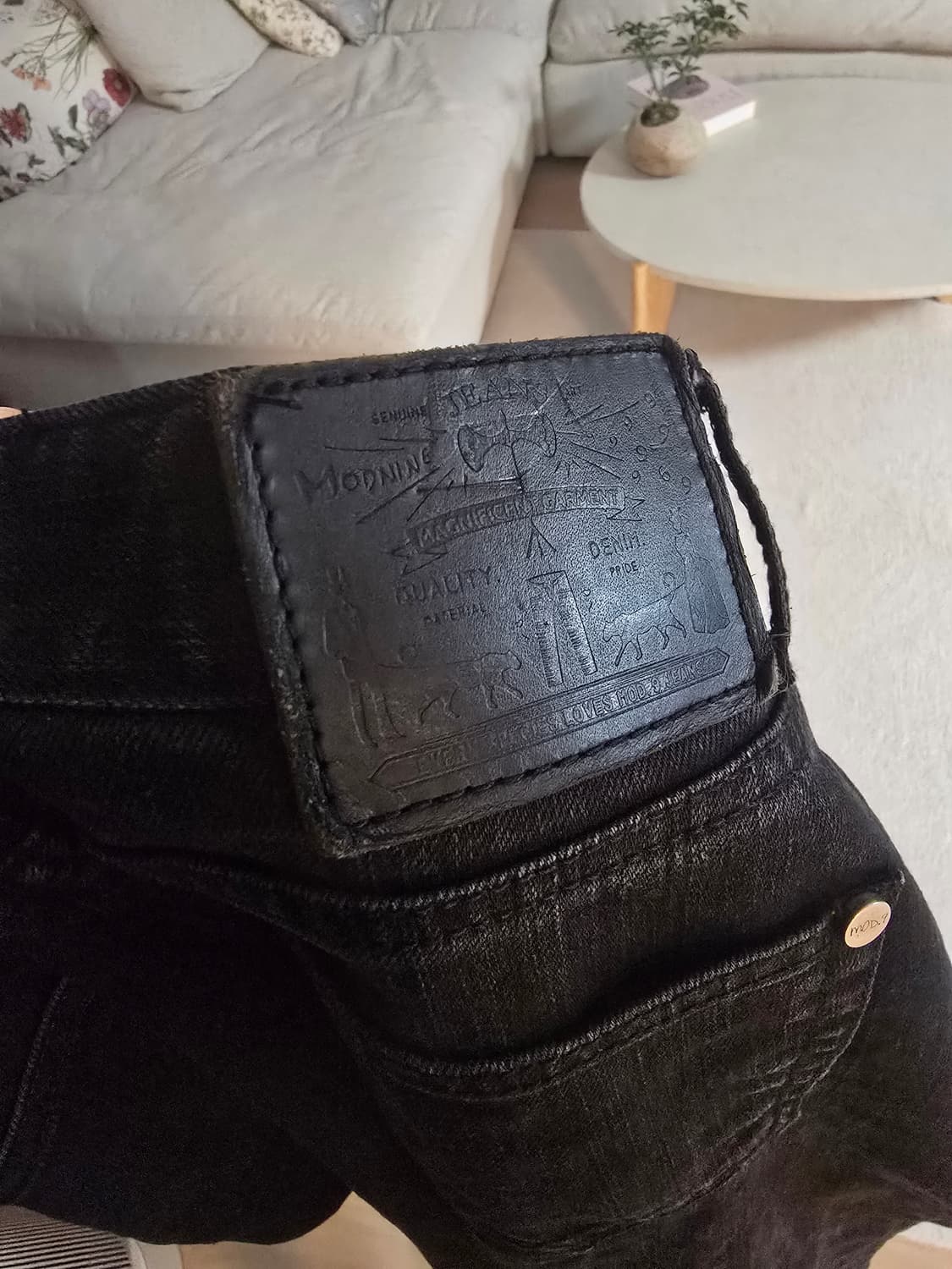 모드나인.mod9 블랙데님진 32사이즈입니다. 상품이미지4