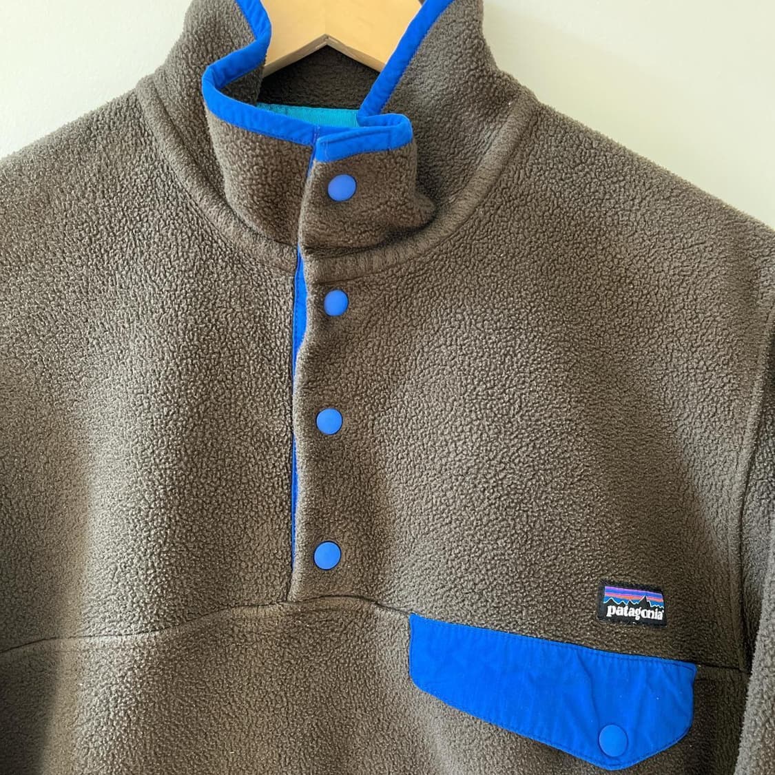 13FW 파타고니아 클래식 신칠라 스냅-티 플리스 풀오버 차콜 상품이미지2