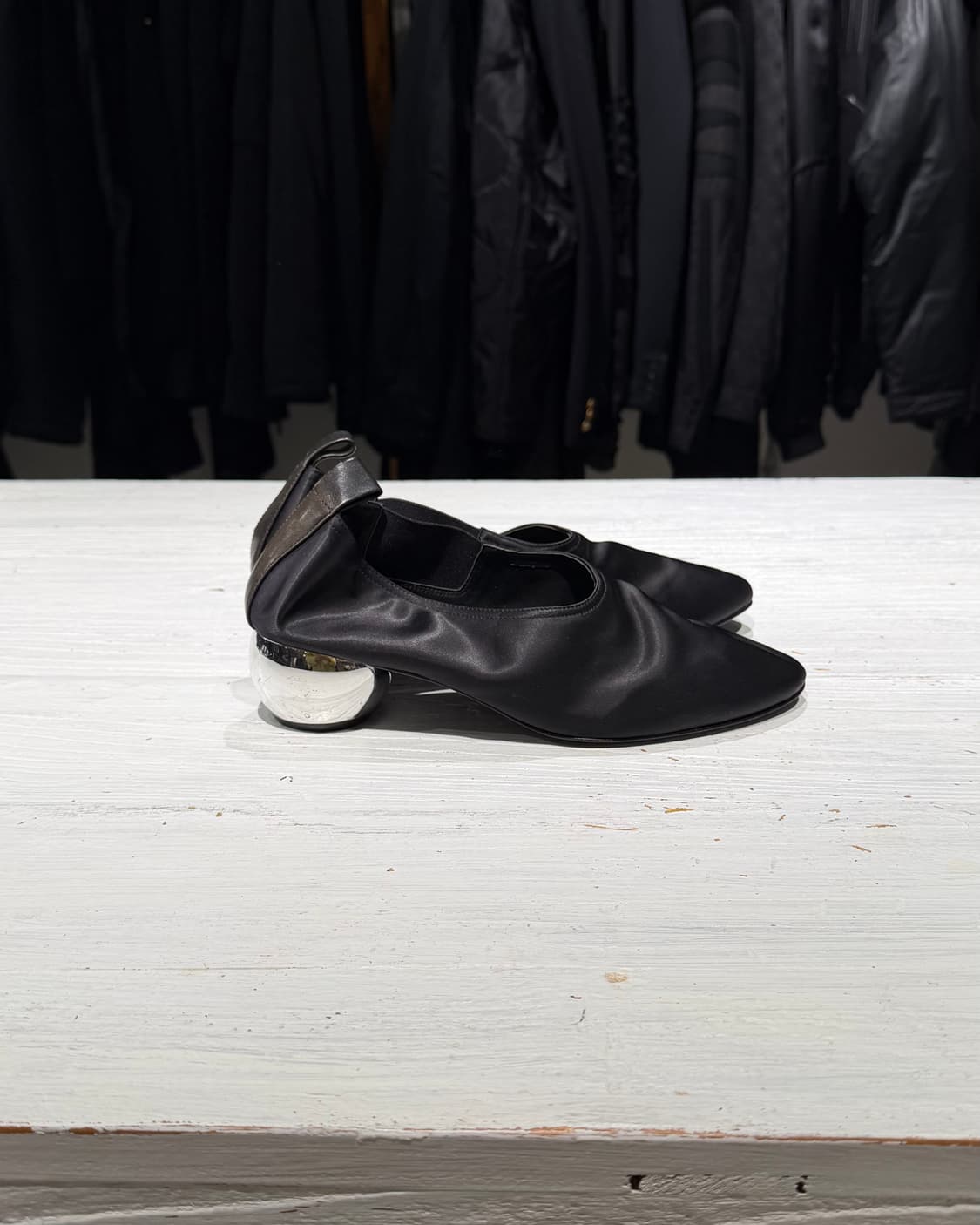 오프닝 세레모니 블랙 실버 달리아 새틴 슬립온 슈즈 상품이미지6