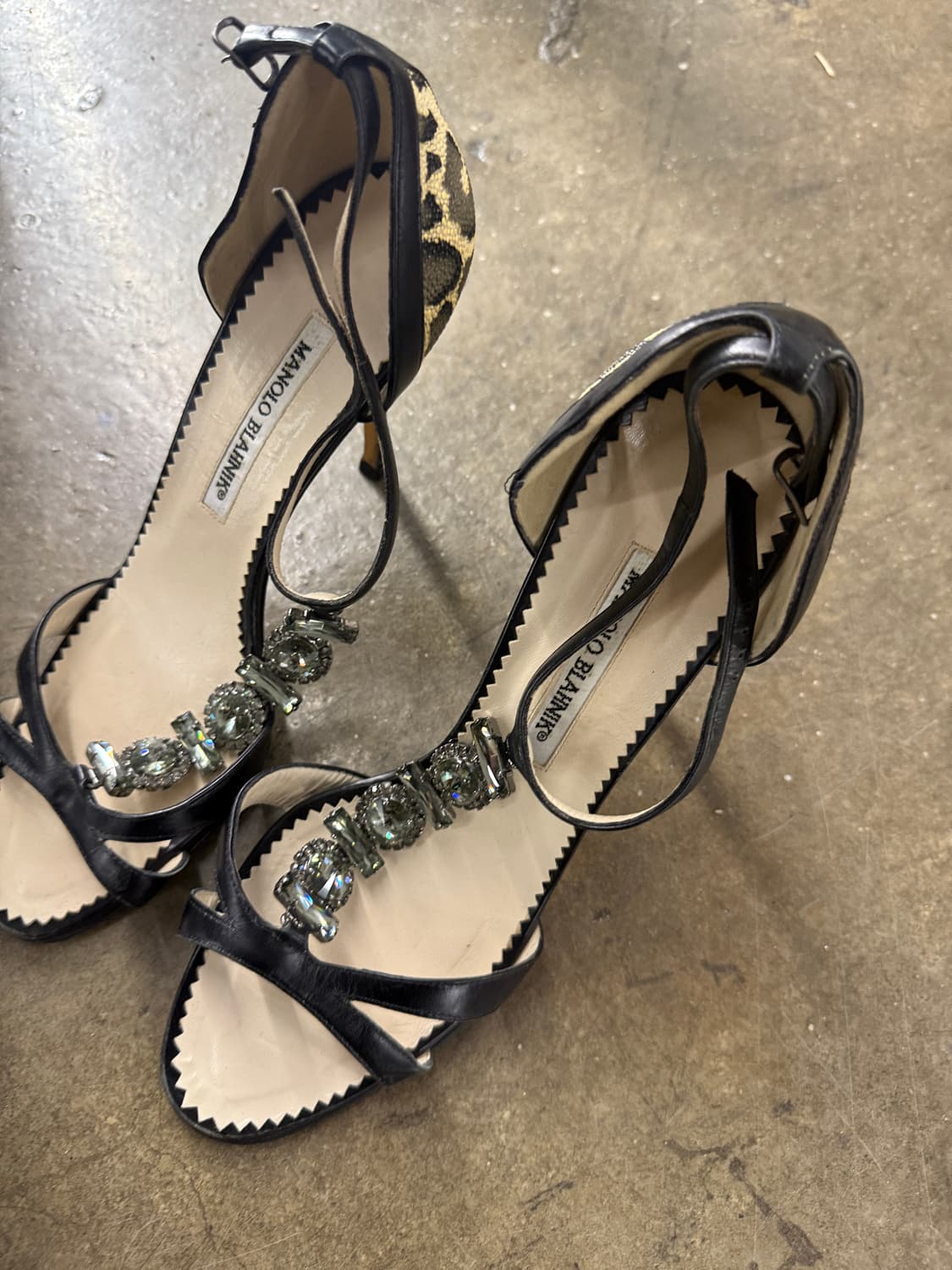 마놀로 블라닉 블랙 크리스탈 샌들 39 상품이미지4